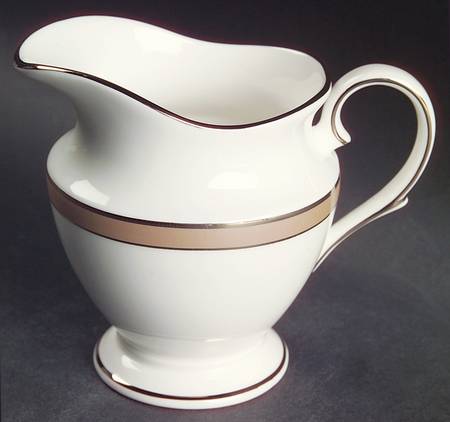 Onyx Frost Creamer