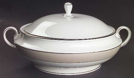Federal Platinum Frost Round Covered Vegetable