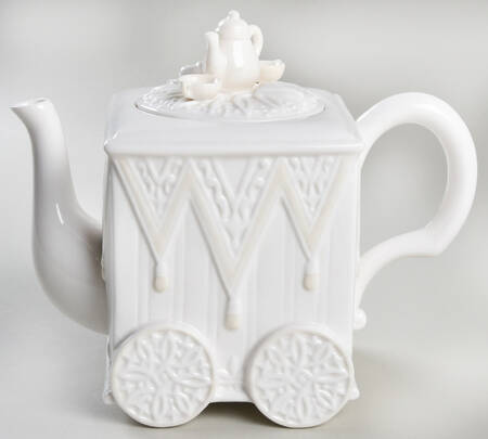 Butler's Pantry Figural Teapot & Lid