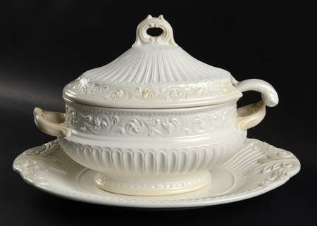 Butler's Pantry Oval Tureen & Lid w/Ladle & Underplate
