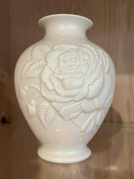 Rosebud Collection 6" Vase