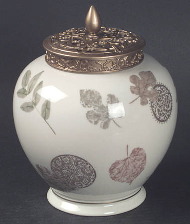 Burnished Leaves Collection Medium Ginger Jar & Lid