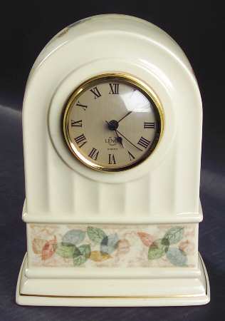 Drifting Leaves Collection Quartz Clock