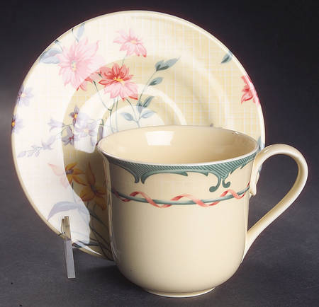 Perennial Garden Flat Cup & Saucer Set