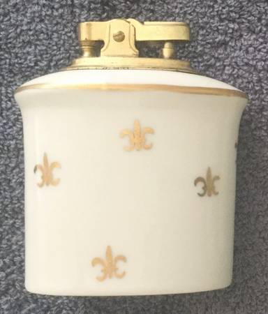 Fleur De Lis (Smooth) Cigarette Lighter