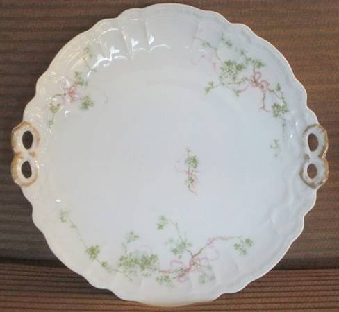 LNT102 Handled Cake Plate