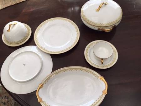 LIM77 9" Oval Vegetable Bowl