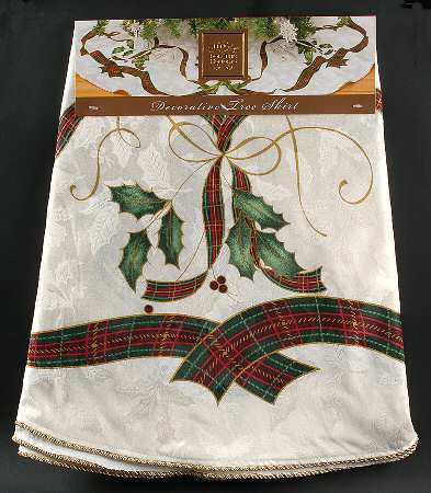 Holiday Nouveau Gold Tree Skirt