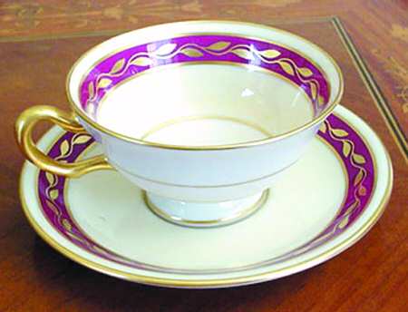L373r Footed Cup & Saucer Set