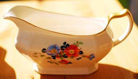 LIA33 Gravy Boat