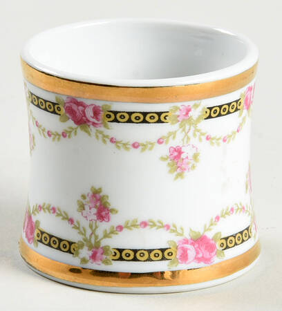 TRV258 Napkin Ring by Tressemanes & Vogt