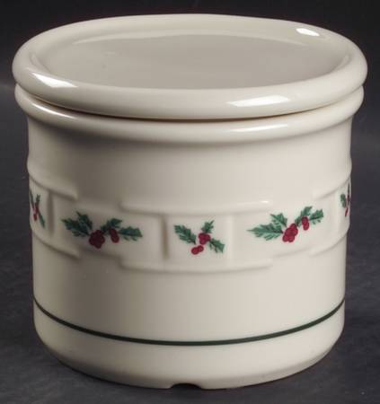 Holly Potpourri Box with Lid