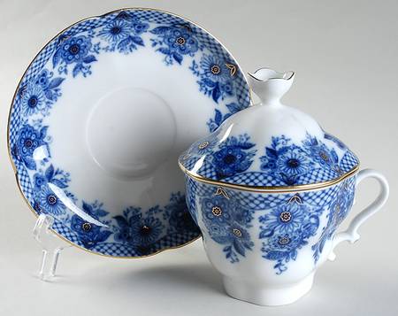 Bridesmaid (Baskets) Flat Cup & Saucer Set with Lid