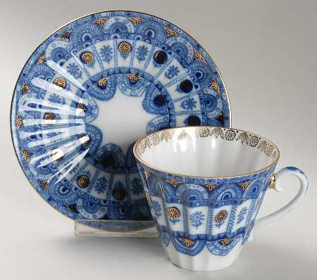 Arches Flat Cup & Saucer Set
