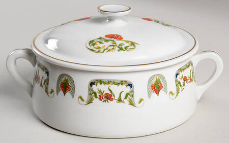 Chantoung 1.25 Qt Round Covered Casserole