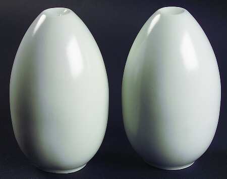 Frost White (Round) Salt & Pepper Set