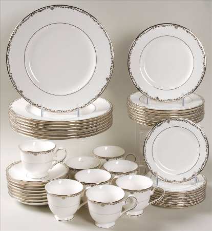 Coronet Platinum 40 Piece Set