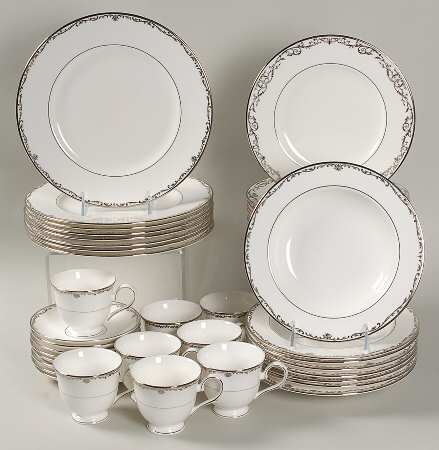 Coronet Platinum 40 Piece Set
