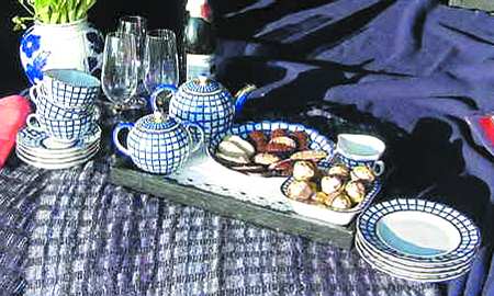 Quatro Sugar Bowl & Lid