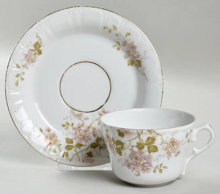 2761 Flat Cup & Saucer Set