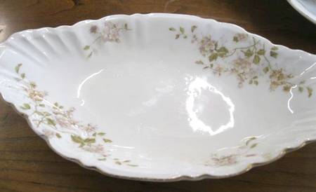 2761 9" Oval Vegetable Bowl