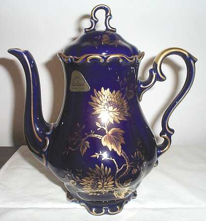 Jeanette Coffee Pot & Lid