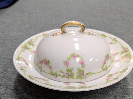LAT50 Round Covered Butter