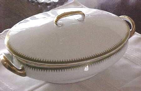 LUK23 Oval Covered Vegetable