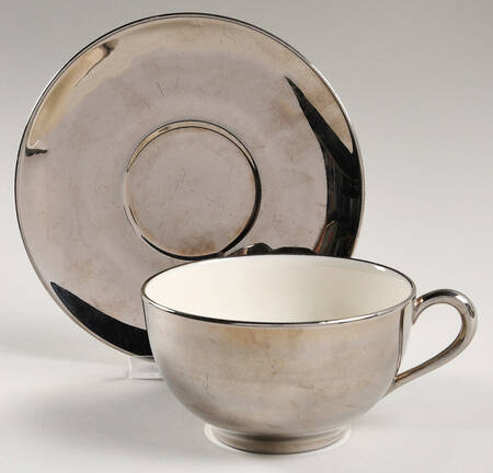 P462 Oversized Cup & Saucer Set