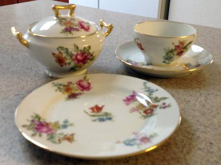LIM129 Sugar Bowl & Lid