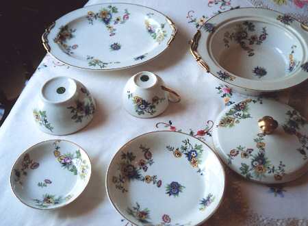 LIM134 9" Oval Vegetable Bowl