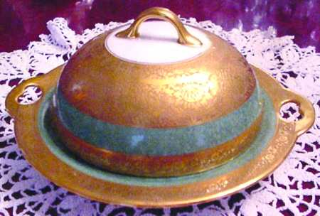LIM137 Round Covered Butter