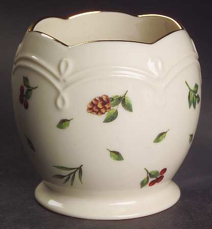 Williamsburg Boxwood & Pine Votive Candleholder