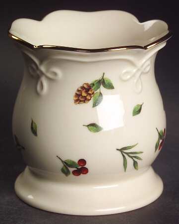 Williamsburg Boxwood & Pine Votive Candleholder