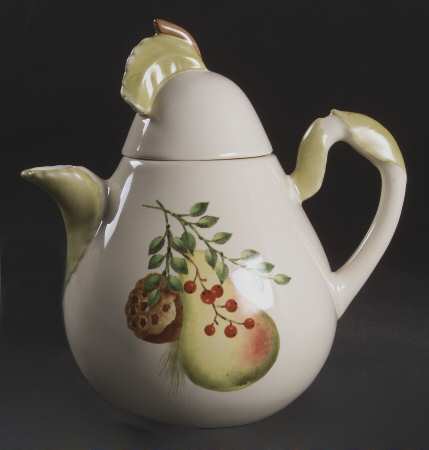 Williamsburg Boxwood & Pine Sculptured Creamer & Lid