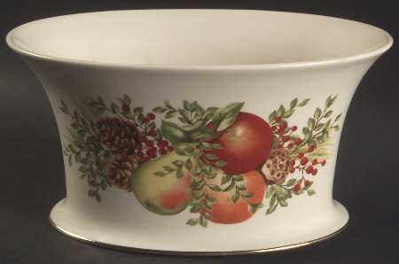Williamsburg Boxwood & Pine Oval Centerpiece/Cachepot