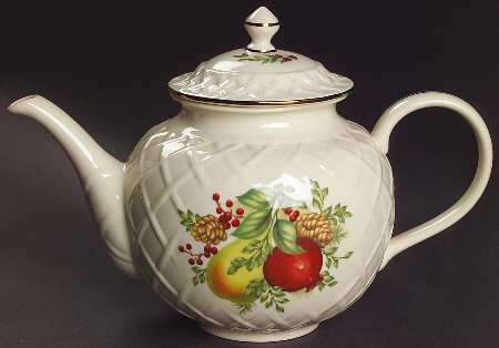 Williamsburg Boxwood & Pine Carved Teapot & Lid