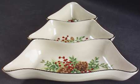Williamsburg Boxwood & Pine 3 Part Large Tree Shaped Dish