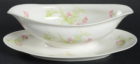 LNT158 Gravy Boat with Attached Underplate