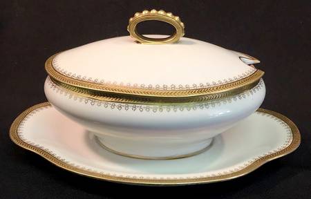 LSS93 Gravy Boat with Attached Underplate