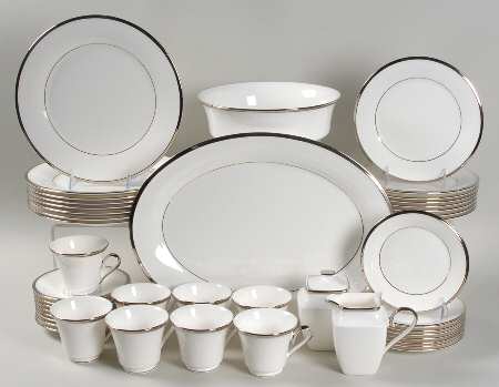 Solitaire White 45 Piece Set