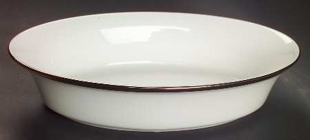 Solitaire White 10" Oval Vegetable Bowl