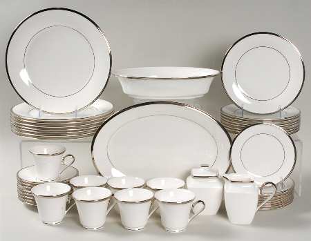 Solitaire White 45 Piece Set