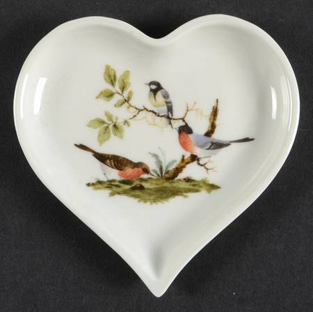 LIM200 Small Heart Shape Ashtray