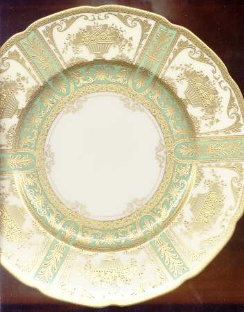 D319G Green (Scalloped) by Lenox