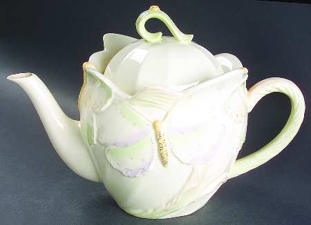Garden Splendor Collection Sculpted Teapot & Lid
