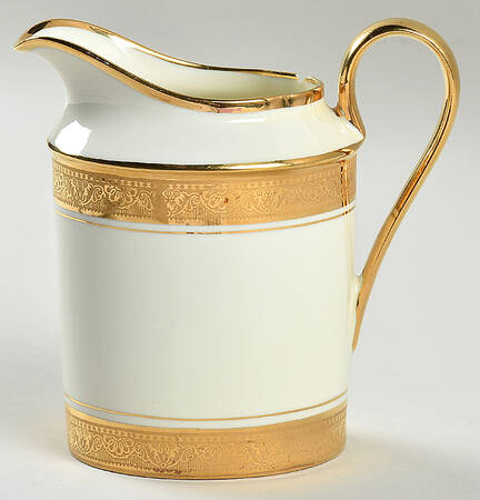 Pompadour Creamer