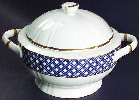 Lattice 2 Qt Round Covered Casserole