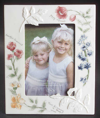 Artist Sketchbook Frame-Holds 5" X 7"