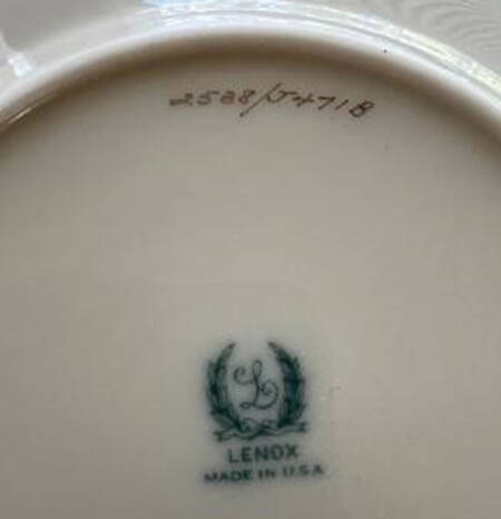 Rhapsody Cobalt 9" Oval Vegetable Bowl